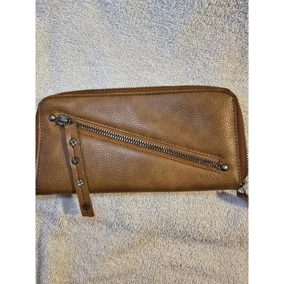 Free People Vegan Leather Wristlet Wallet Tan with 6 Card Slots & Coin Pocket - Picture 5 of 15